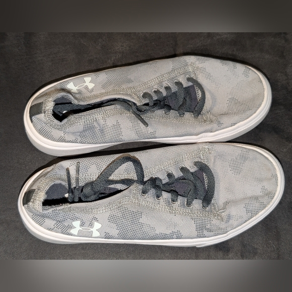 Under Armour Boys Kickit 2 Low Utility - Gray Casual Shoes Sneakers - Picture 2 of 3